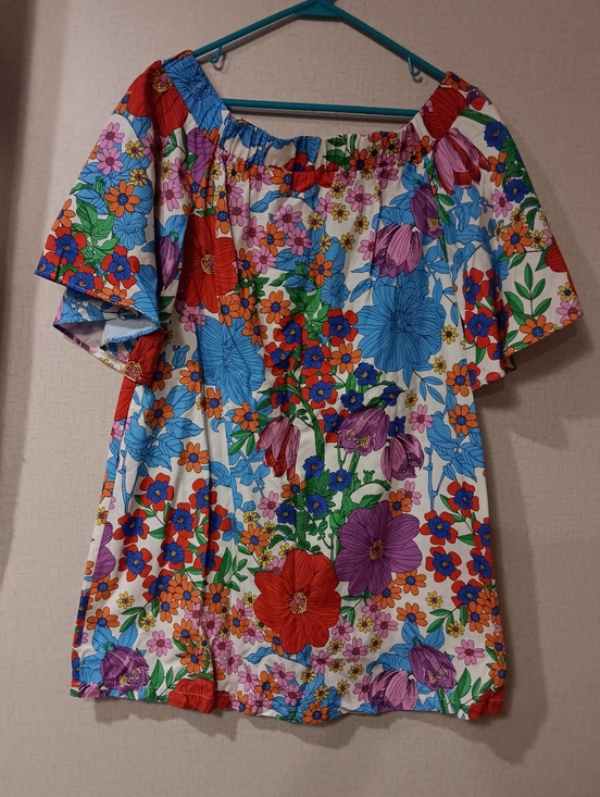 H&M Dresses & Skirts - H&M Multicolor Floral Off-Shoulder Blouse